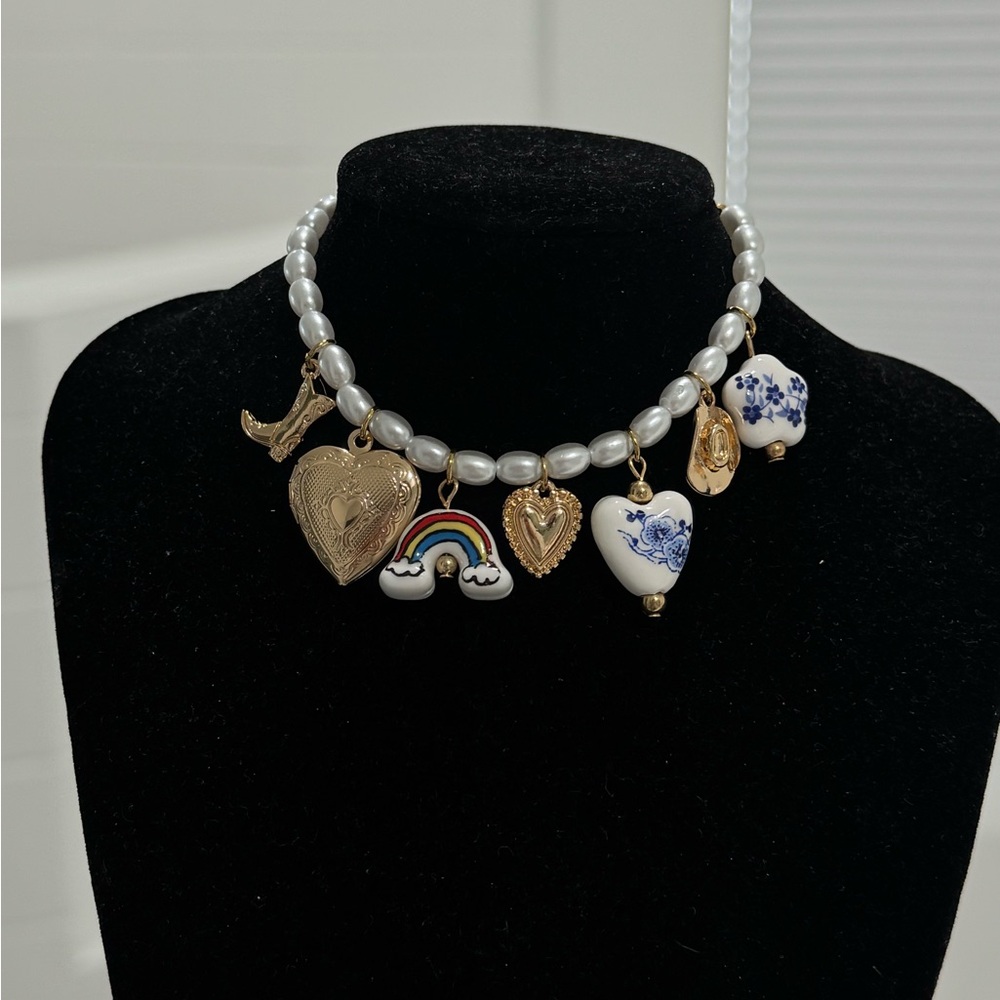 Charming Gold Pearly Bracelet